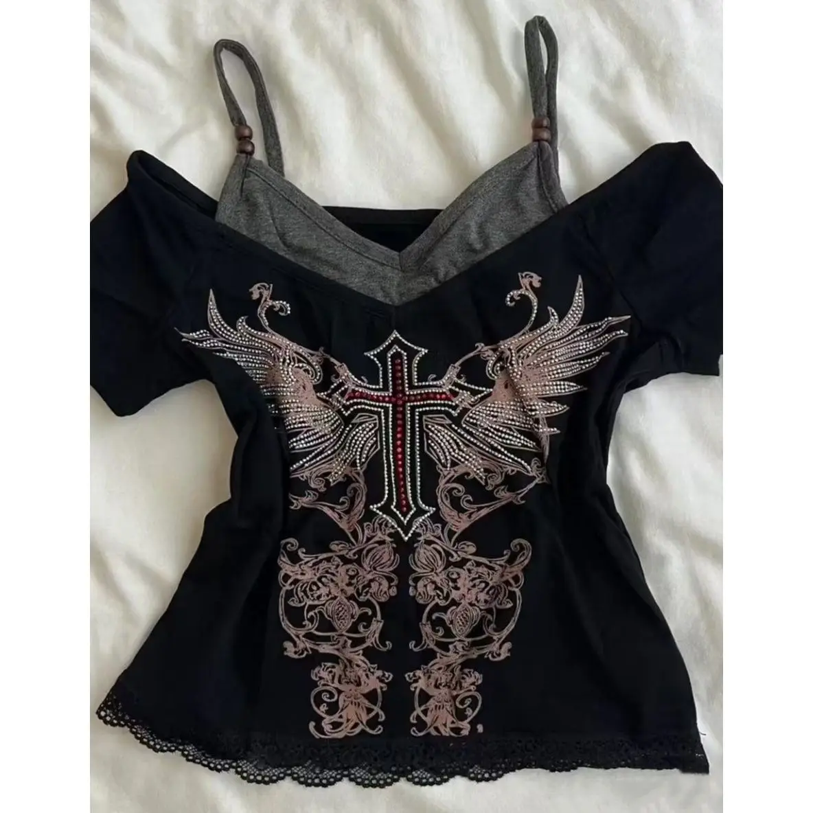 Sexy Off Schulter Y2k T-shirt Sling Goth Kreuz Schmetterling Drucken Punk Frau Kleidung Schlank Crop Top 2000s Spitze Streetwear harajuku