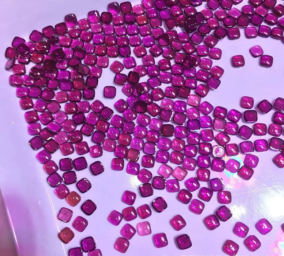 

Wholesale 20pcs/pack Natural Red Garnet 5mm Tiny Square Cushion Semi-Precious Gemstone Jewlery Cabochon Ring Face For Jewelry