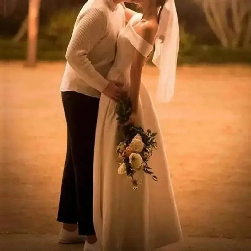 Plus size dames trouwjurk klassiek elegant off-the-shoulder a-lijn avondjurken nieuwe satijnen eenvoudige bruidsjurk