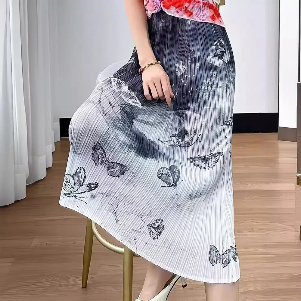 Half length skirt with butterfly print pleated skirt, pleated high waist to cover hips, elegant mid length A-line skirt