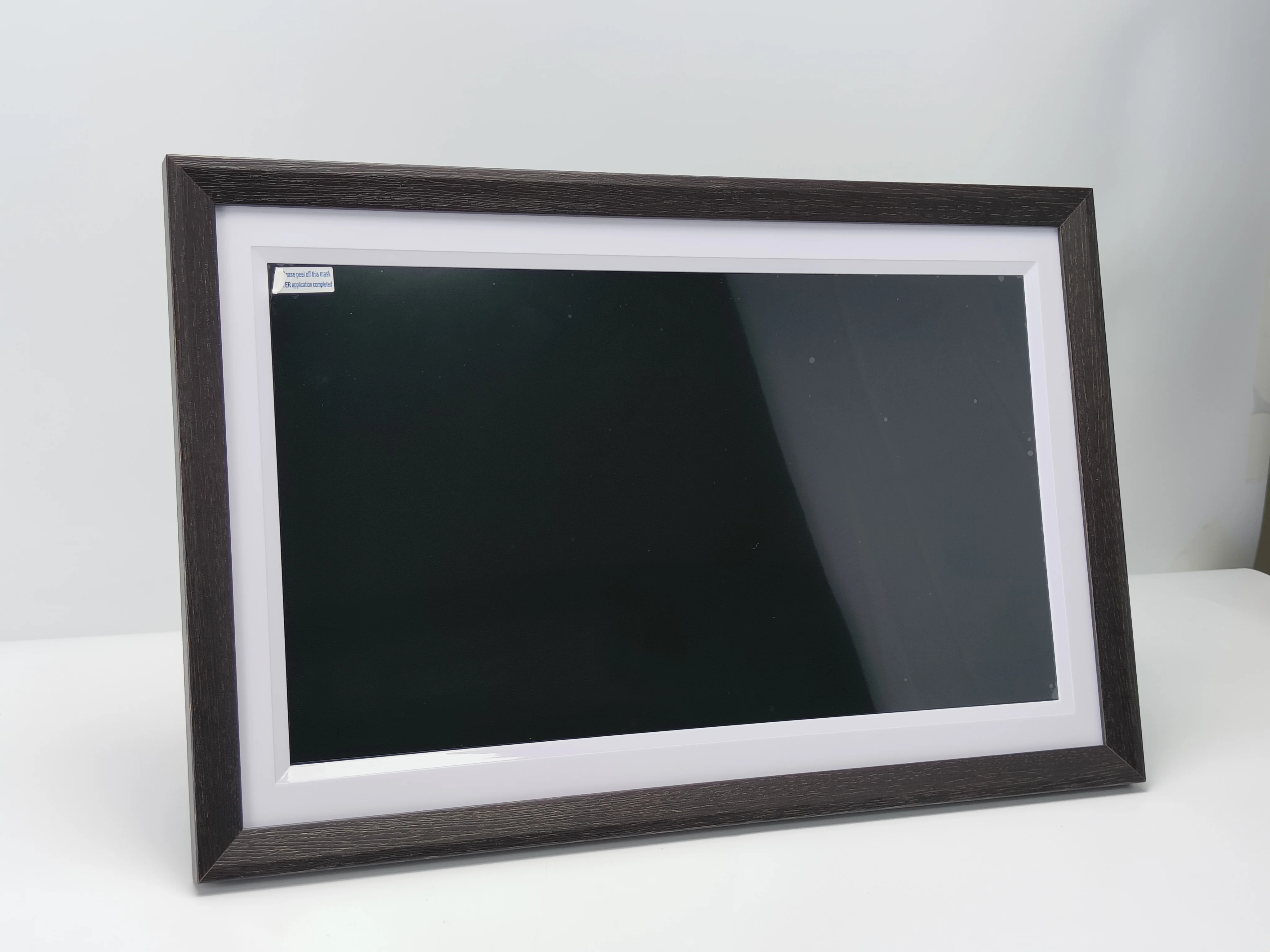 15.6 Inch Large Digital Photo Frame with 1920 * 1080 IPS Full HD Touchscreen,  32GB WiFi Smart Frame Share Photos