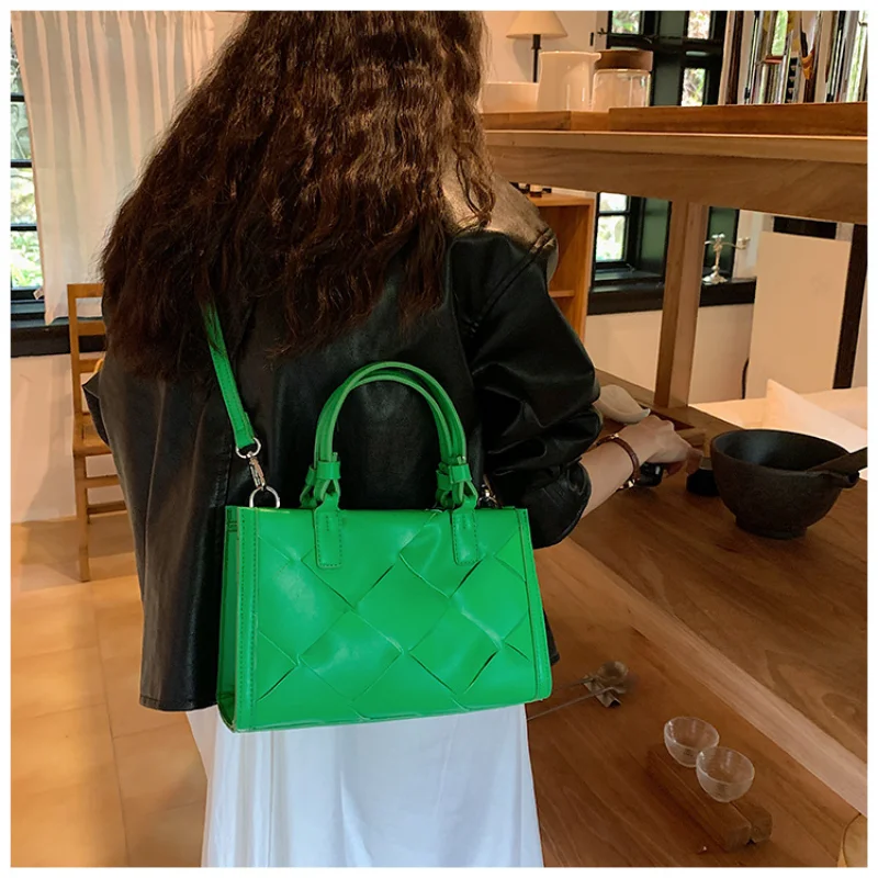 Shoulder Bag 2023 New Trend All-match Art Design Texture Woven Handbag Tote Bag Simple Style Square Bag Solid Color Travel Bolsa