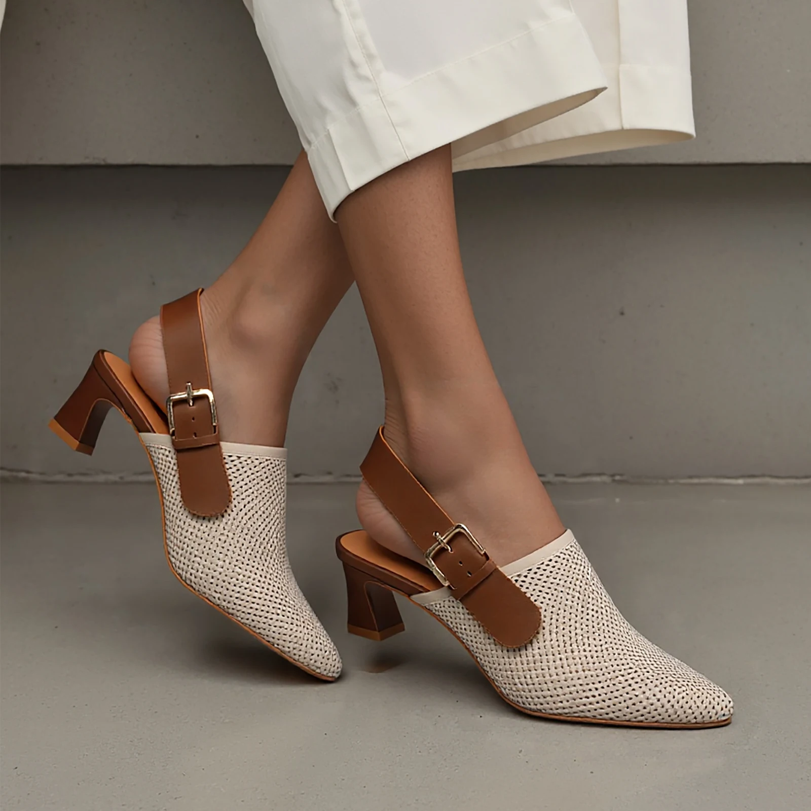 scarpe-da-donna-sandali-estivi-di-marca-di-lusso-in-pelle-tacco-medio-alto-scarpe-da-ragazza-temperamento-traspirante-cavo-35-40-metri