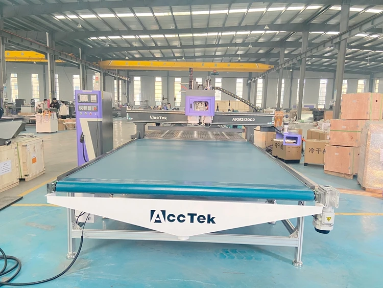 ATC 자동 도구는 업 로딩 및 다운 로딩 재료 테이블로 CNC 라우터 2030을 변경합니다. ATC CNC 목재 라우터