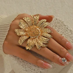 Vintage Metal Textured Sunflower Rings for Women Gold Color Personality Exaggerated Daisy Flower Finger Ring Party Jewelry Gifts