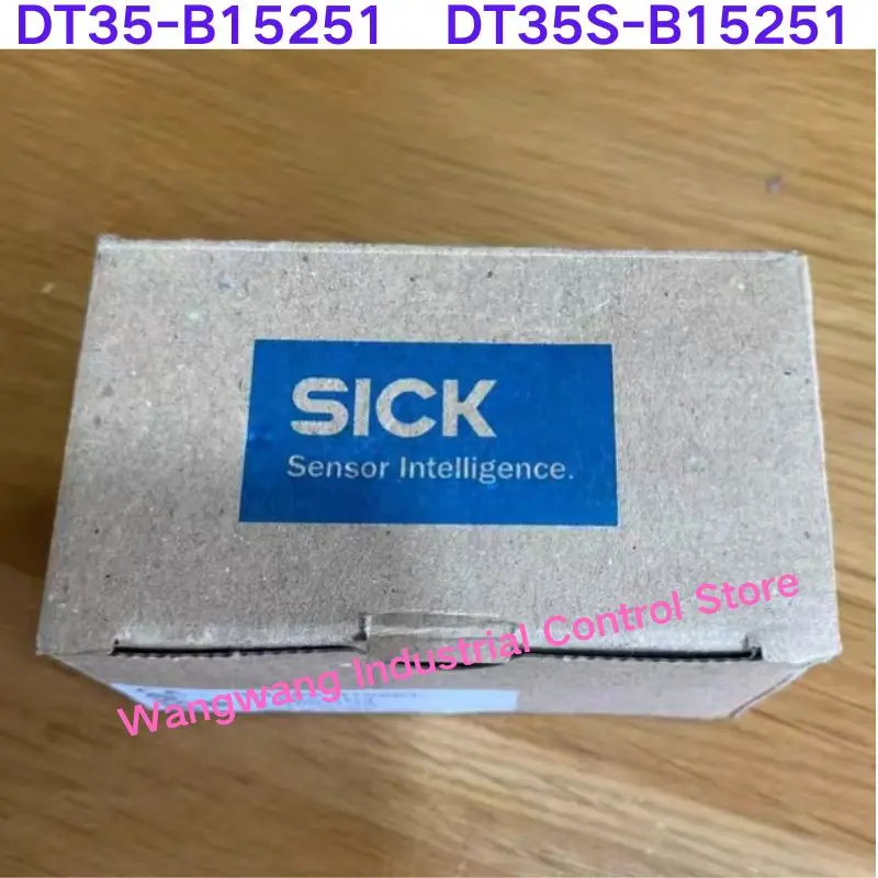 Brand-new Photoelectric switch sensor DT35-B15251, order number 1057652, DT35S-B15251， Order number 1122104