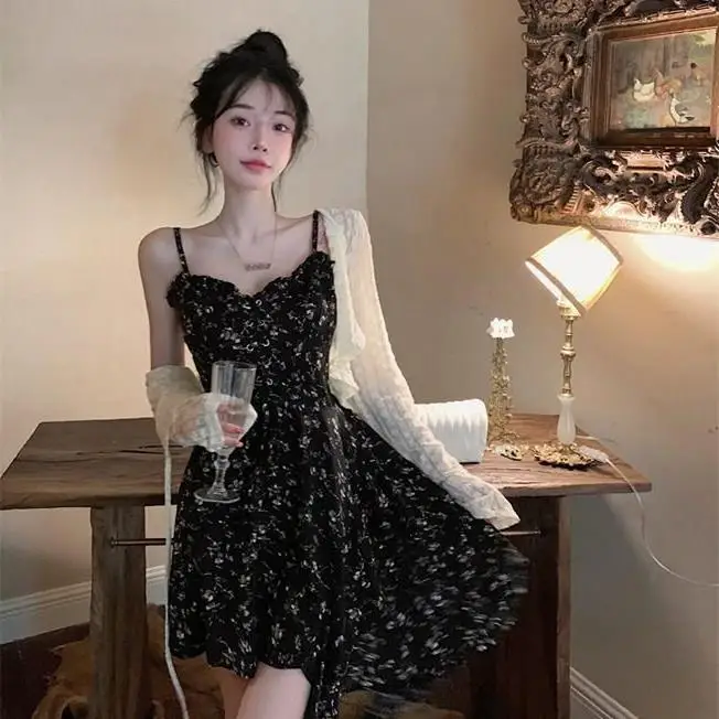 

Black Floral Suspender Irregular Dress + Sunscreen Cardigan Slimming Two-piece Set