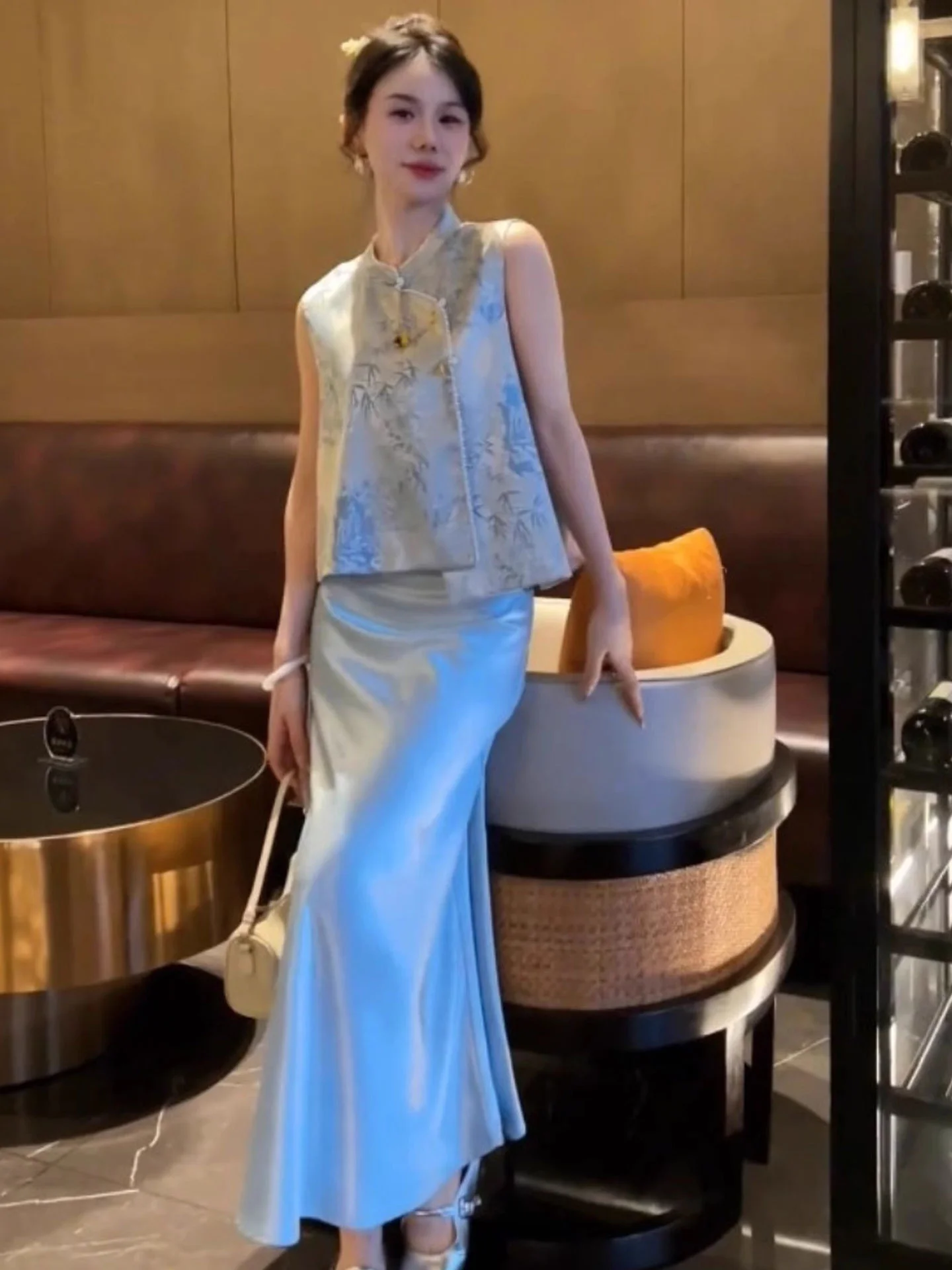 

Ele Chinese Sle Button Design Svel Top Versatile Summer Vest Commute Korean Sle Straight Cut Silk Material