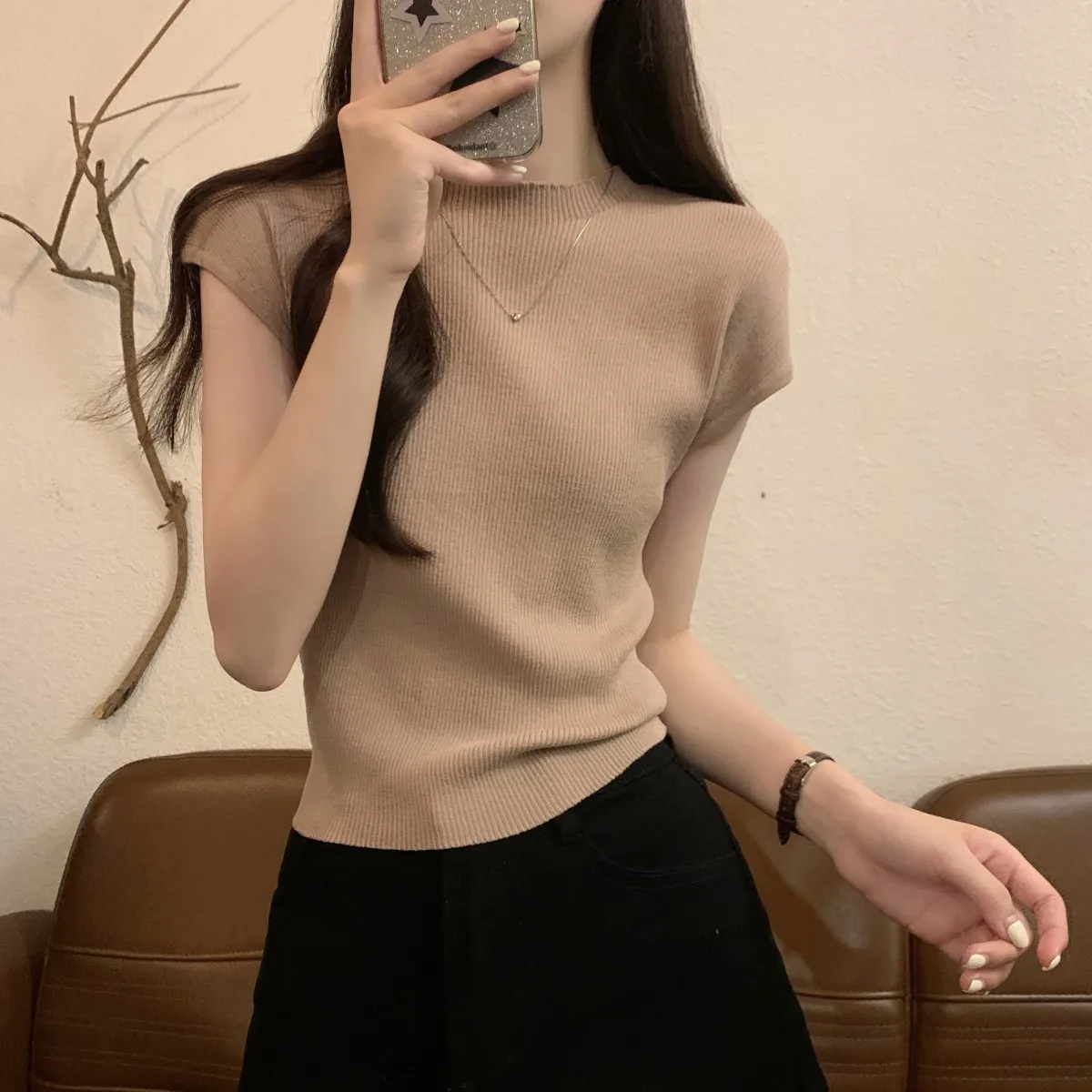 

2024 New Women's High Necked Knitted Sweater Solid Color Pullover Shirt Independent Design Slim Figure Thin Short Sleeved Top