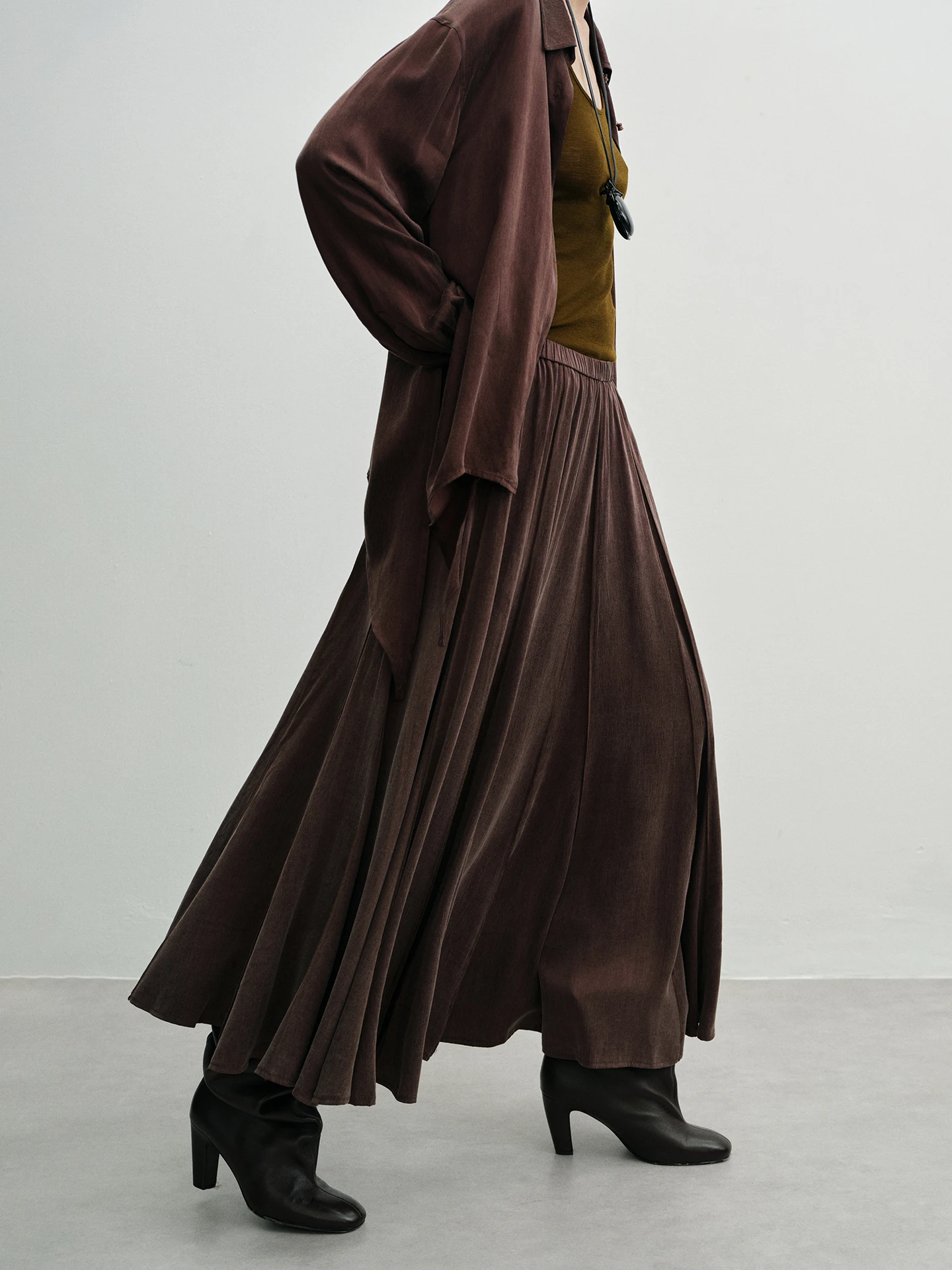 

Модная плиссированная длинная юбка Flame Queen из медного аммиачного шелка с матовым эффектом, с высокой талией, для повседневной носки, весенняя коллекция