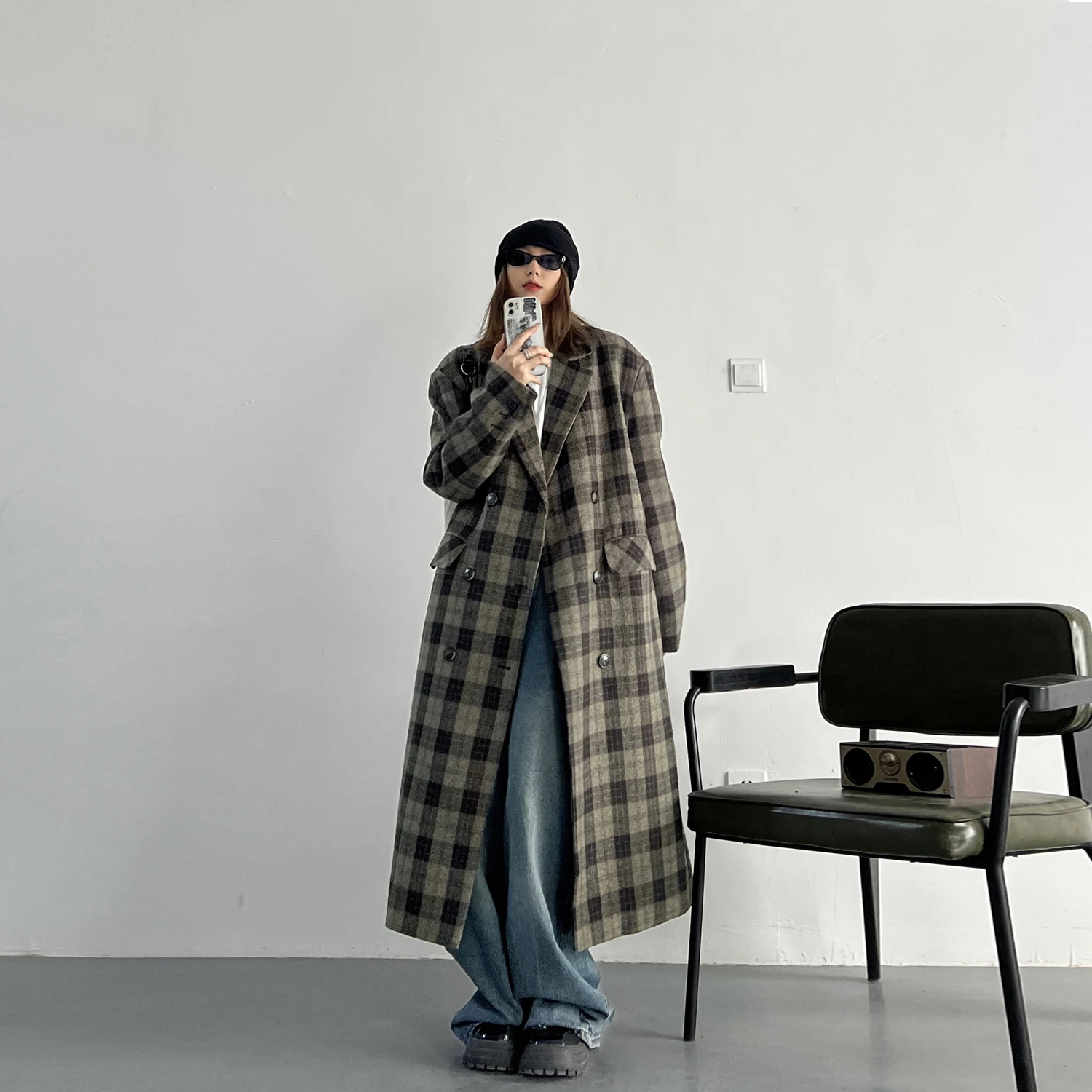 

SuperAen 2026 Autumn and Winter New Retro Korean Style Plaid Woolen Coat for Women Long Double Breasted Casual Coats