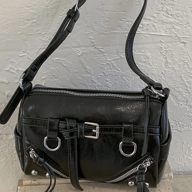 

Крутая винтажная сумка-мотоциклетная сумка большой вместимости с заклепками, новинка 2026 года, на одно плечо, через плечо, для поездок на работу, большая сумка в стиле хип-хоп