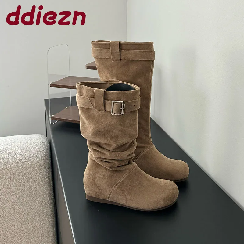 

Модные женские ботинки до середины икры с круглым носком и обувью, увеличивающие рост, плиссированные женские короткие сапоги, женская обувь без шнуровки, 2025 г.