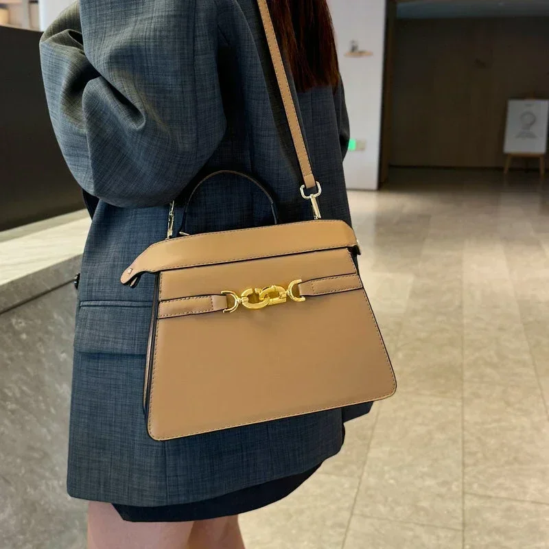 Luksusowa, prosta, klasyczna kopertówka mini dla kobiet z jednolitym kolorem, modnym designem i najlepszą atrakcją Superstar Show