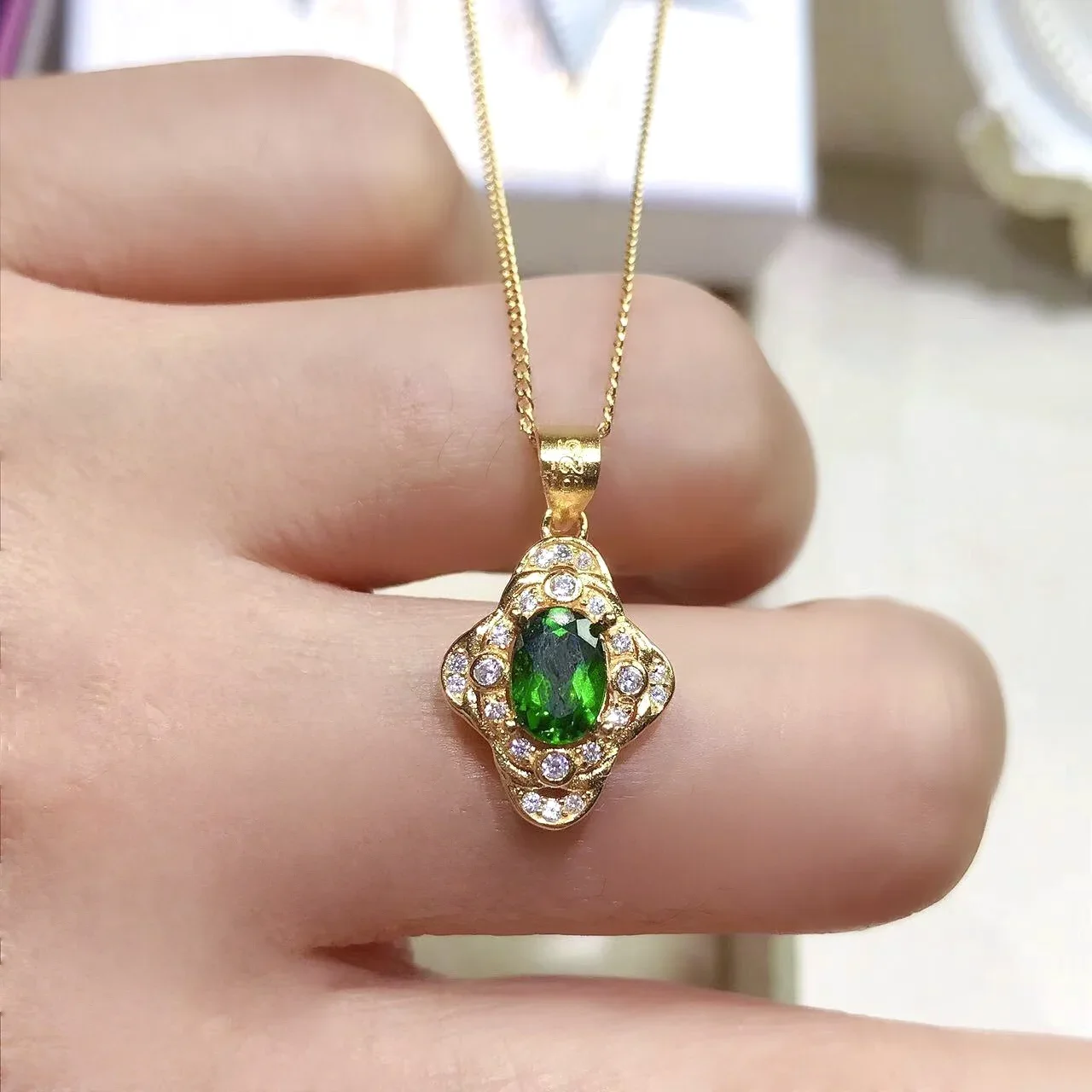 

0.7ct Natural Chrome Diopside Pendant for Daily Wear 925 Silver Peridot Necklace Pendant with 3 Layers Gold Plating No Fading