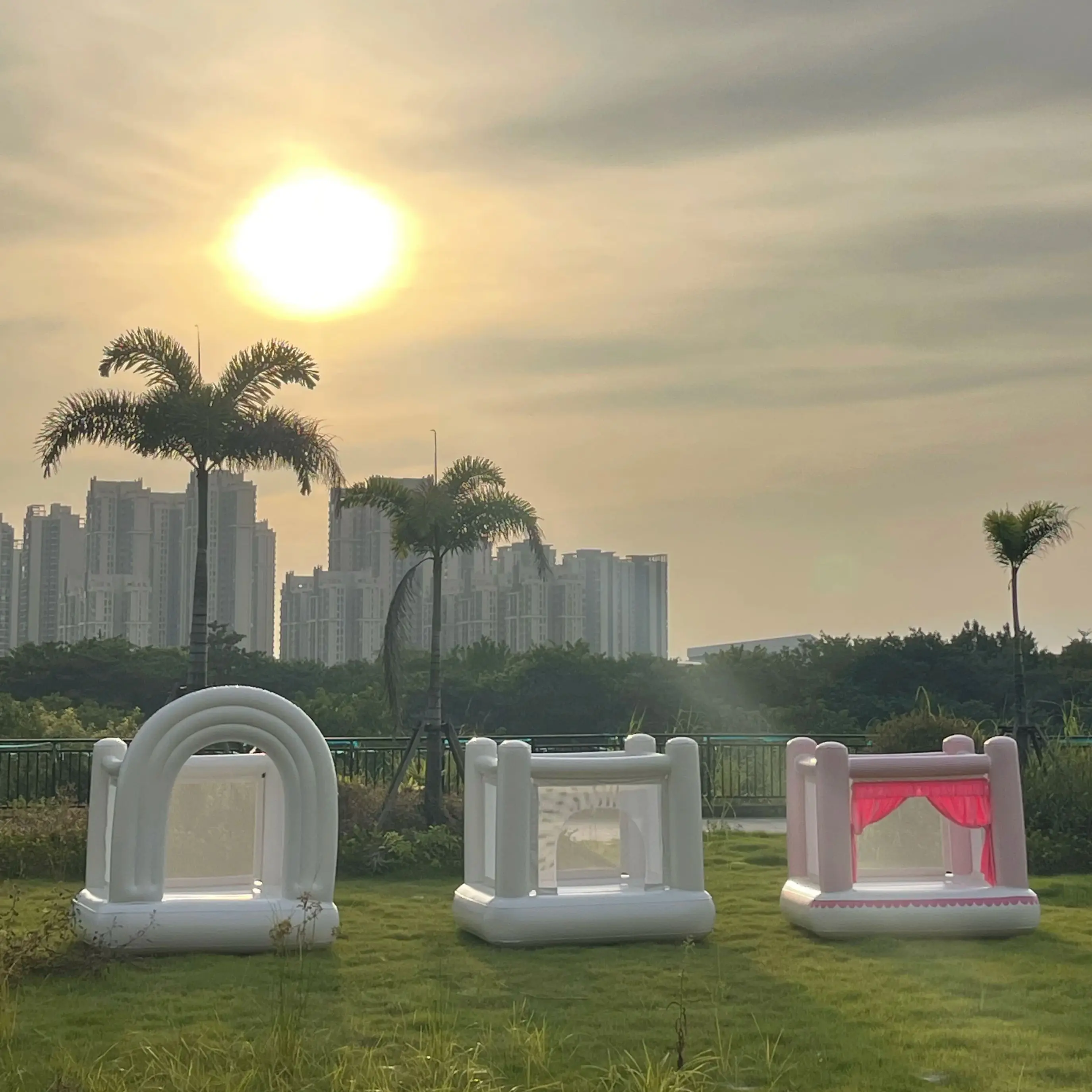 Pink Bounce House Birthday Gift 1-6 Years Old PVC Mini Inflatable Castle Children's Toy Castle