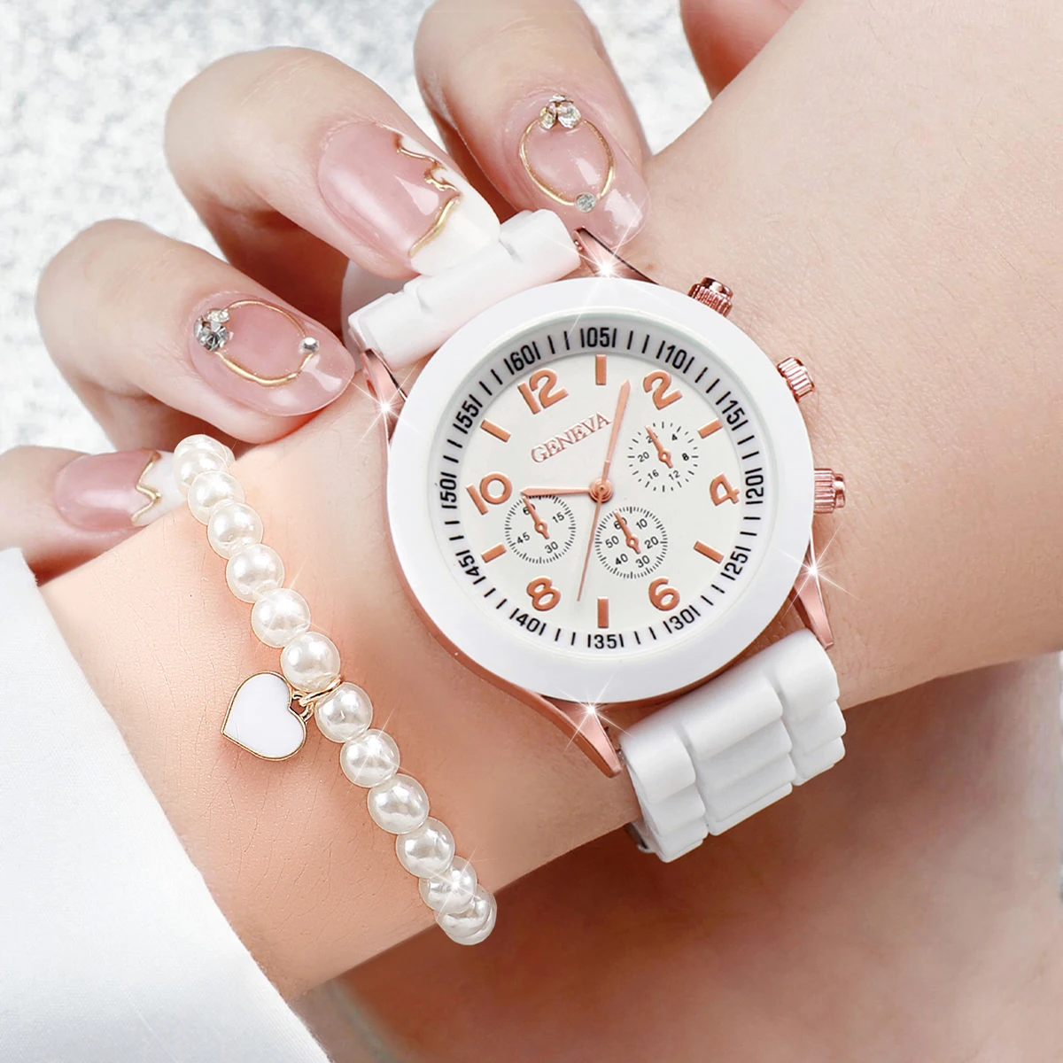 6PCS/Set Women\'s Watch Fashion Silicone Band Quartz Watches Pearls Heart Jewelry Set（Without Box）