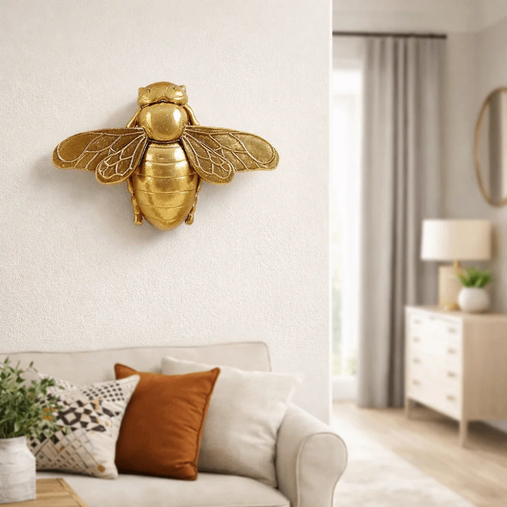 

Unique 3D Golden Bee Wall Sculpture Handcrafted Hanging Wall Lamp Decoration Resin Decorative Insect Wall Decor Art Decor