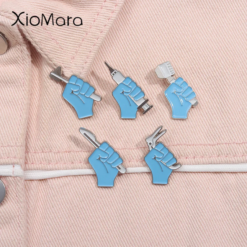 

Doctor Surgical Tools Equipment Enamel Pin Creative Tweezers Syringes Brooch Lapel Badge Jewelry Gift for Medical Student Friend