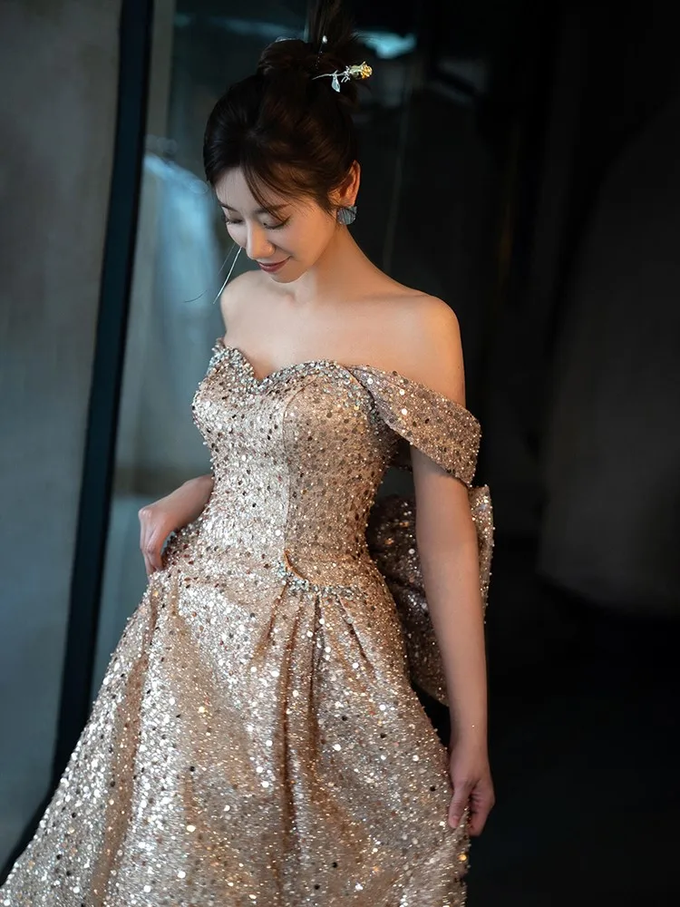 

One-shoulder sequined large-sized light luxury dress for the host to toast