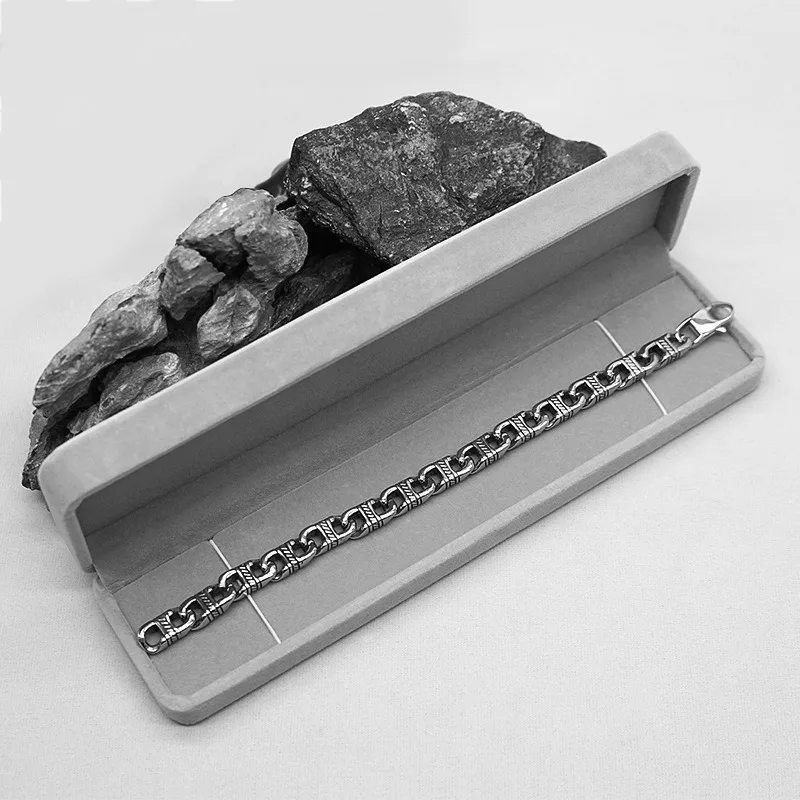 Vintage Cast Iron Warrior Totem Bracelet, Retro Hip Hop Design, Trendy Bold Personality Chain Bracelet