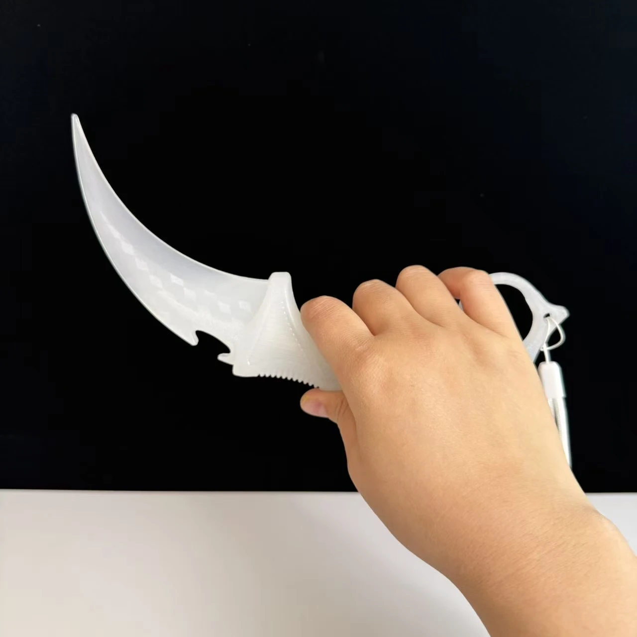 9.06inch White Plastic Karambit Luminous Claw Knife Cosplay Prop Stage Props for Martial Arts Performances Knife Safety Toys Boy