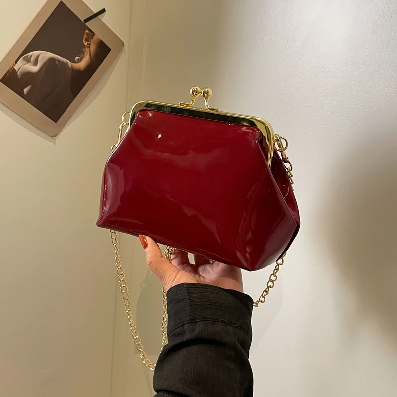 Pu petlice řetězy crossbody pytle dámy pytle na prodej 2024high kvalita versatile celistvý měšec vintage vysoký schopnost bolsa transversal