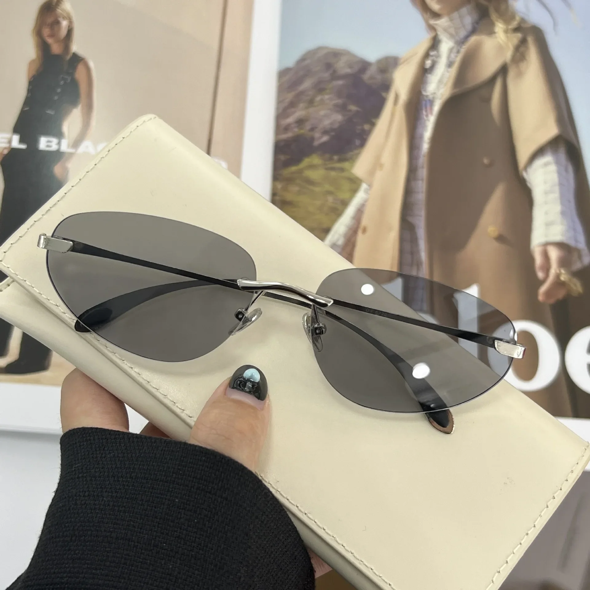 

NEW Women Y2K Rimless Sunglasses Luxury Brand Frameless Sun Glasses Future Korean Styles Cat Eye UV400 Glasses Trendy Goggles
