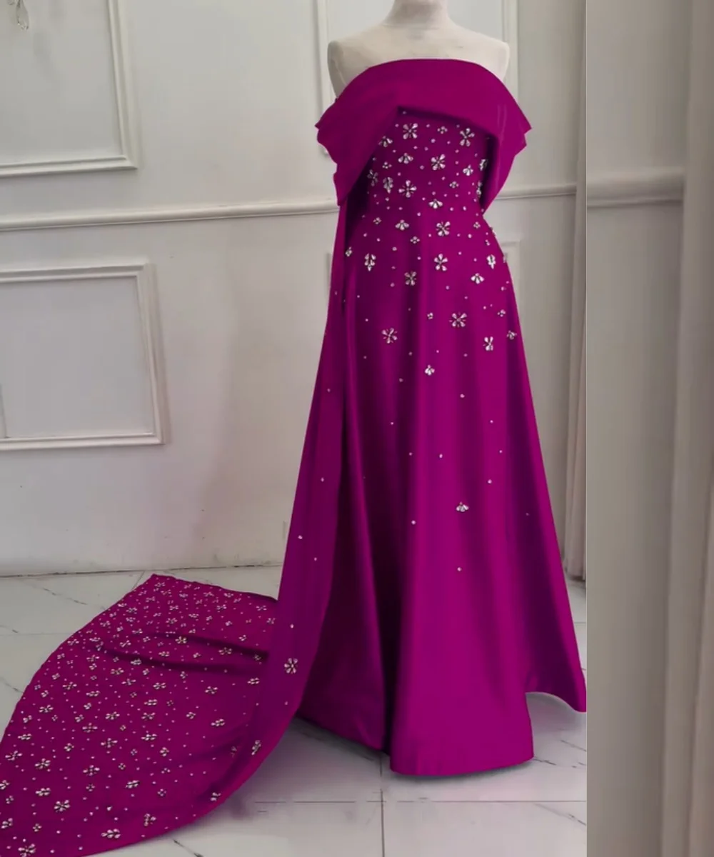 Sukienki szyte na miarę, eleganckie, z plisami, cekinami, o kroju litery A, z odkrytymi ramionami, długie, na specjalne okazje, imprezy, błyszczące.