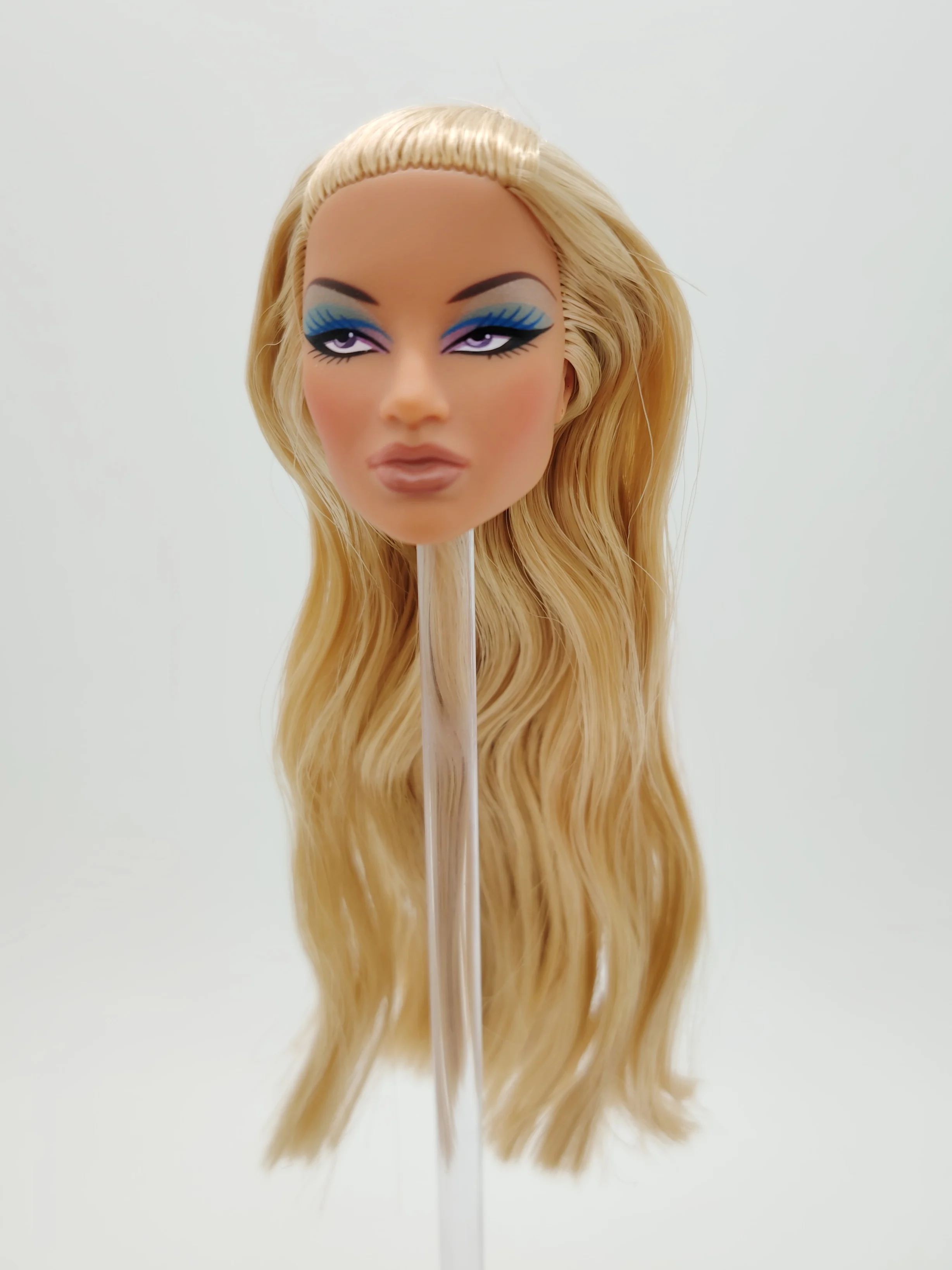 

Fashion Royalty Seashore Rebel Natalia Fatale Latino Skin Blond Hair Doll Head