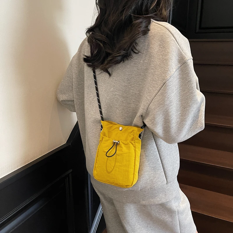 حقيبة صغيرة من القماش برباط خفيف الوزن بتصميم بسيط: محفظة عملات معدنية صغيرة متعددة الاستخدامات بكتف واحد للهواتف المحمولة