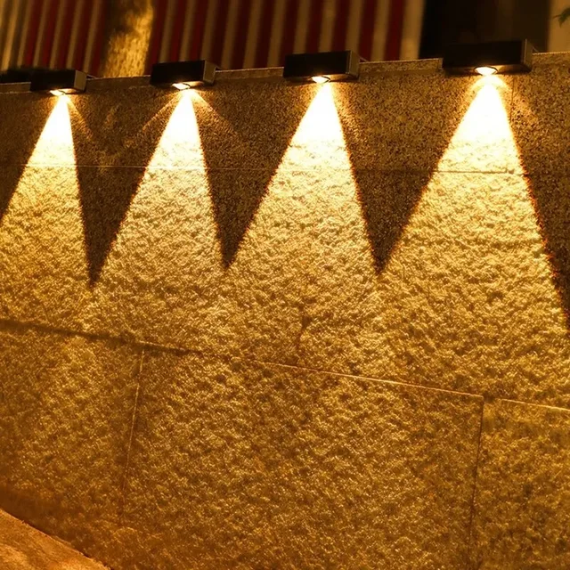 Kinkiety na energię słoneczną Zewnętrzne kwadratowe słoneczne bezprzewodowe lampy do montażu na ścianie IP65 Wodoodporne zewnętrzne kinkiety dekoracyjne do ogrodu