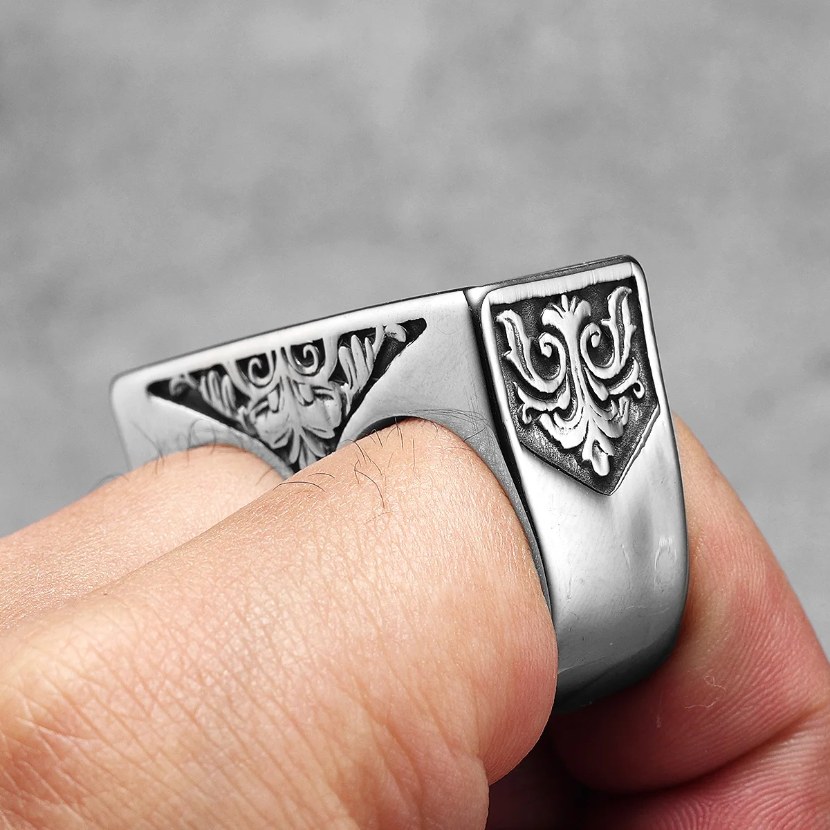 Reality Double Hole Carving Stainless Steel Men Rings Personality Punk for Male Women Fashion Jewelry Creativity Gift Wholesale