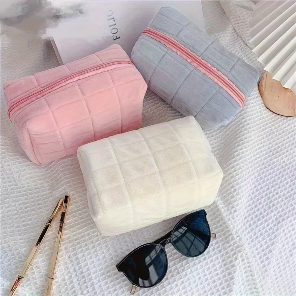 1pc Cloud-shaped Pillow Makeup Bag Simple Plaid Quilted Pattern Plush Cosmetic Zipper Bag Travel Storage Bag