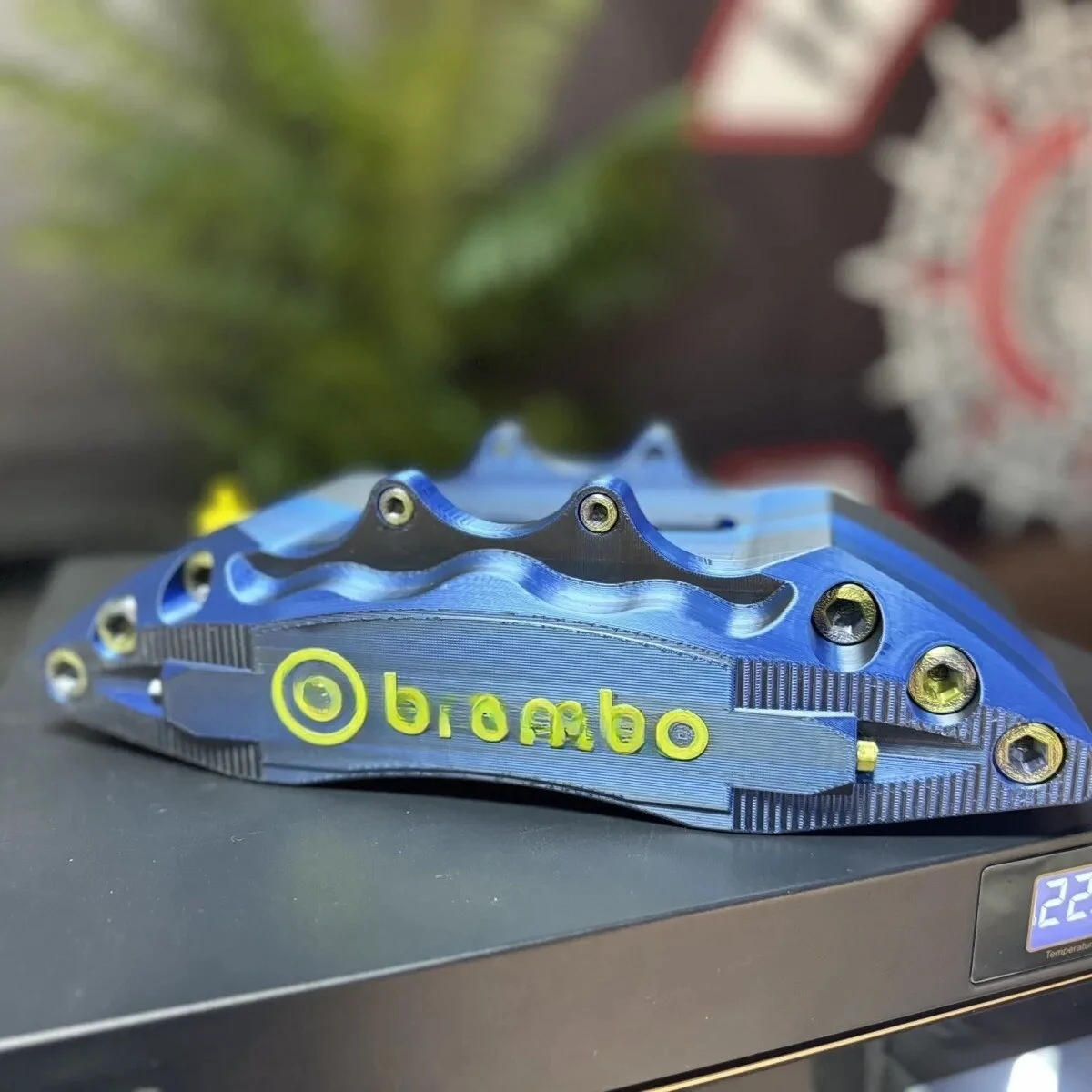 

Креативная коробка для салфеток в виде тормозного суппорта, 3D-печатная фигурка-модель для домашнего декора, коробка для салфеток