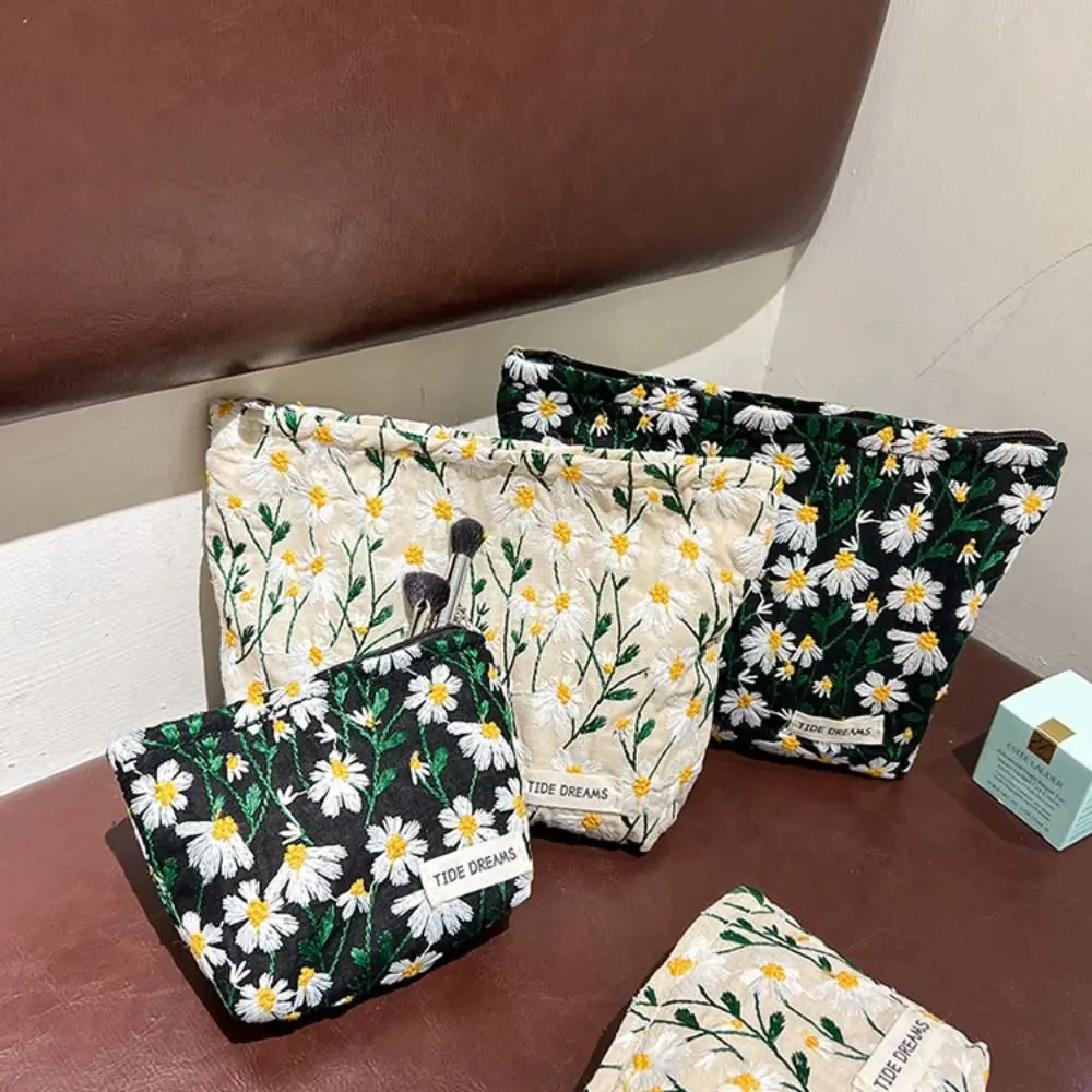 Fashion Sweet Daisy Embroidery Makeup Bag Ins Floral Cosmetic Bag Travel Skincare Toiletries Organizer Makeup Pouch Handbag