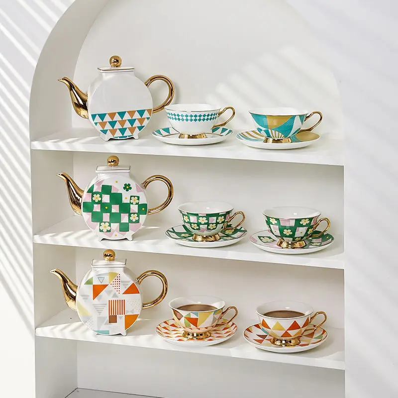 

English Ceramic Coffee Cups and Saucers Nordic Hand-painted Light Luxury Afternoon Tea European Home Exquisite Phnom Penh Luxury