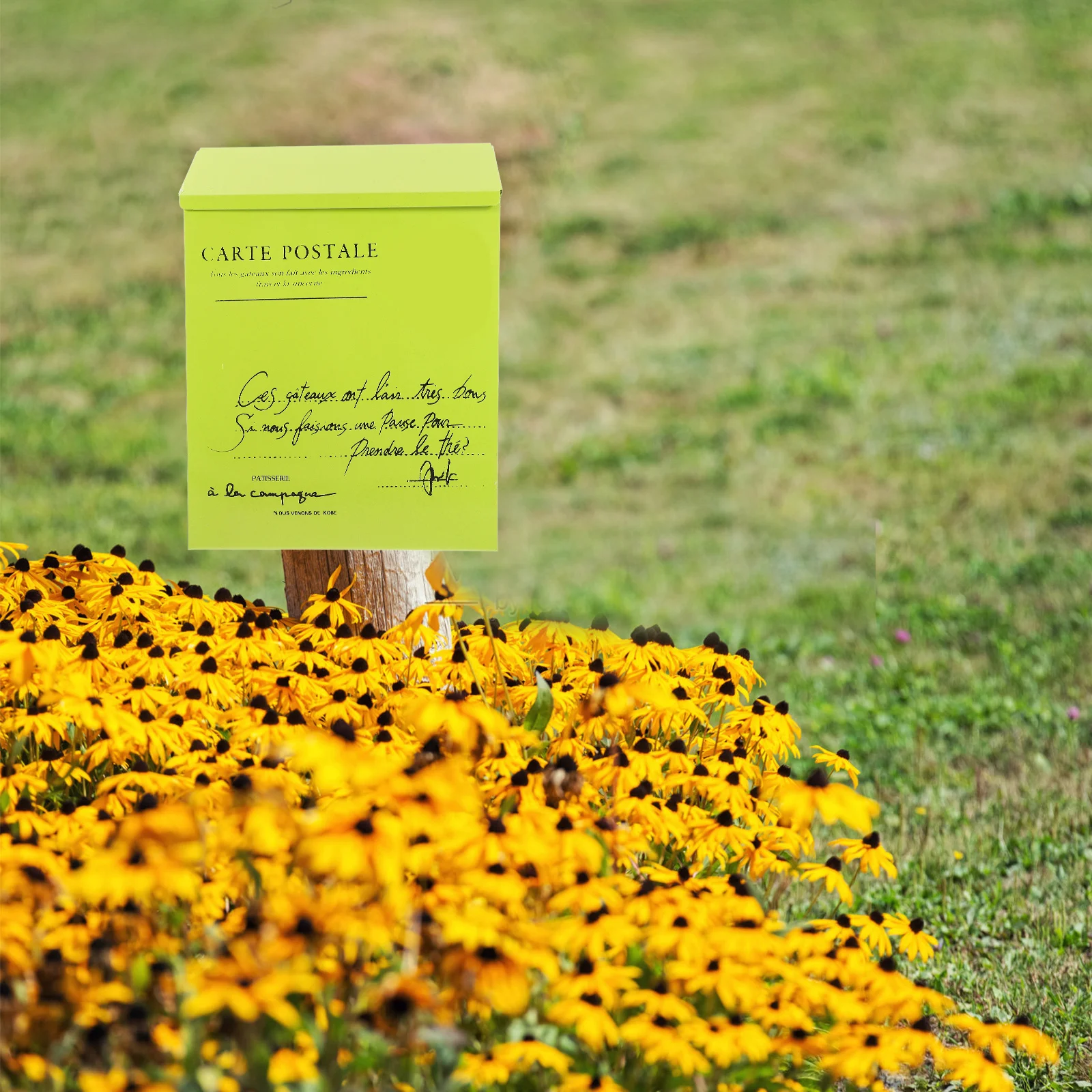 

Vintage Iron Decorative Mailbox Green Lettering Retro Wall Mounted Lockable Outdoor Letter Box Mail Organizer Durable