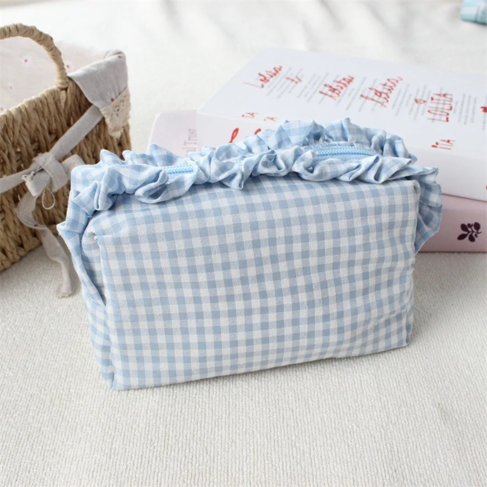 Quilted Design Ruffle Edge Makeup Bag Large Capacity Zipper Closure Plaid Pattern Cosmetic Bag Durable Gingham Plaid