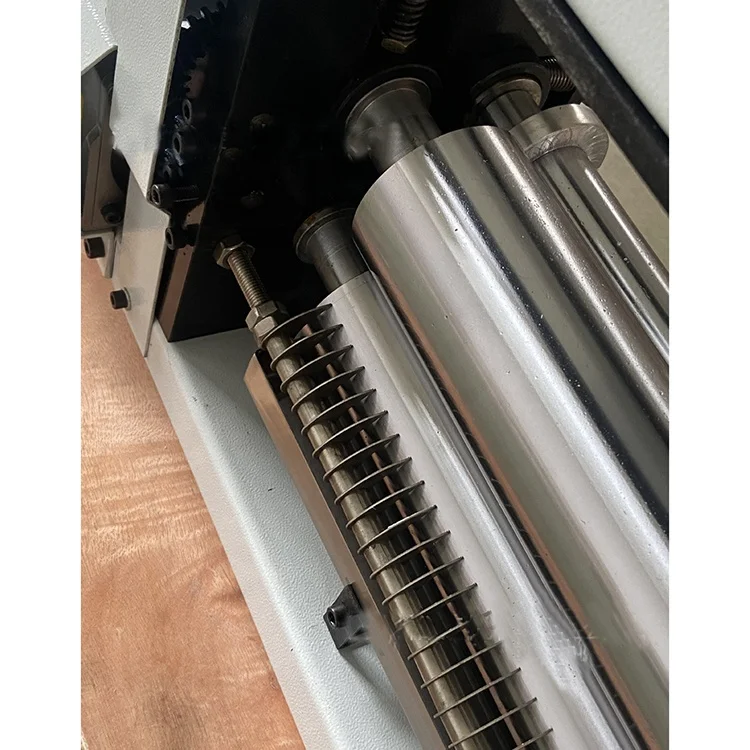 High Quality Wallpaper/leather Cold Glue Pasting Applying Spreading Machine with Double Sided