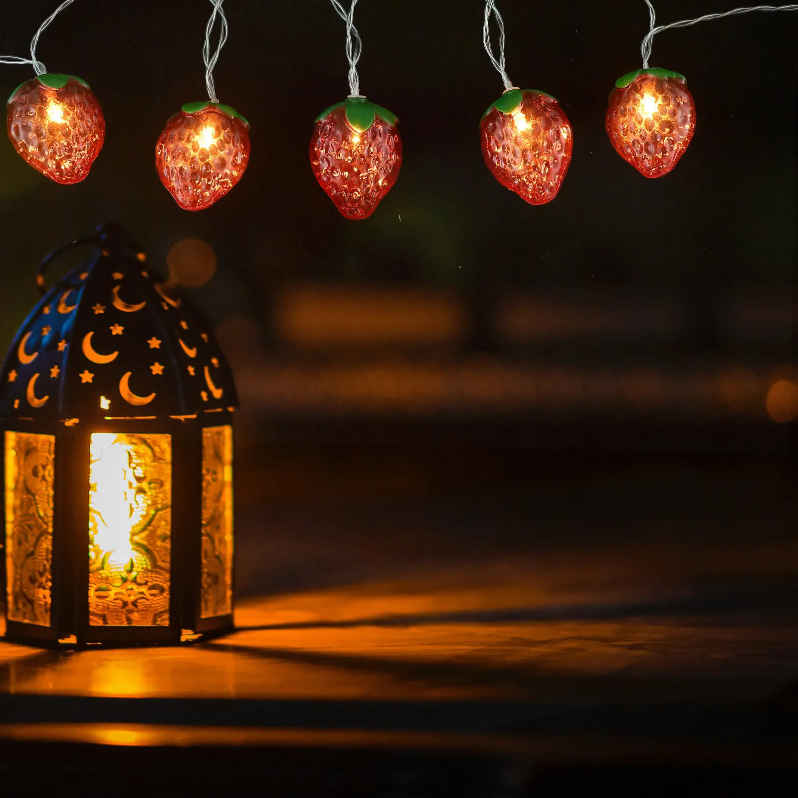 

2M Strawberry Shaped LED String Lights Portable Waterproof Battery Powered Decorative Lights for Yard Tree Bedroom Patio Garden