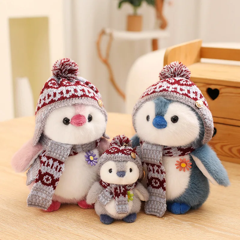 Bella soffice cartone animato cappello sciarpa pinguino peluche bambola cuscino grigio rosa animale peluche ciondolo decorazioni per la casa regalo per le ragazze dei ragazzi