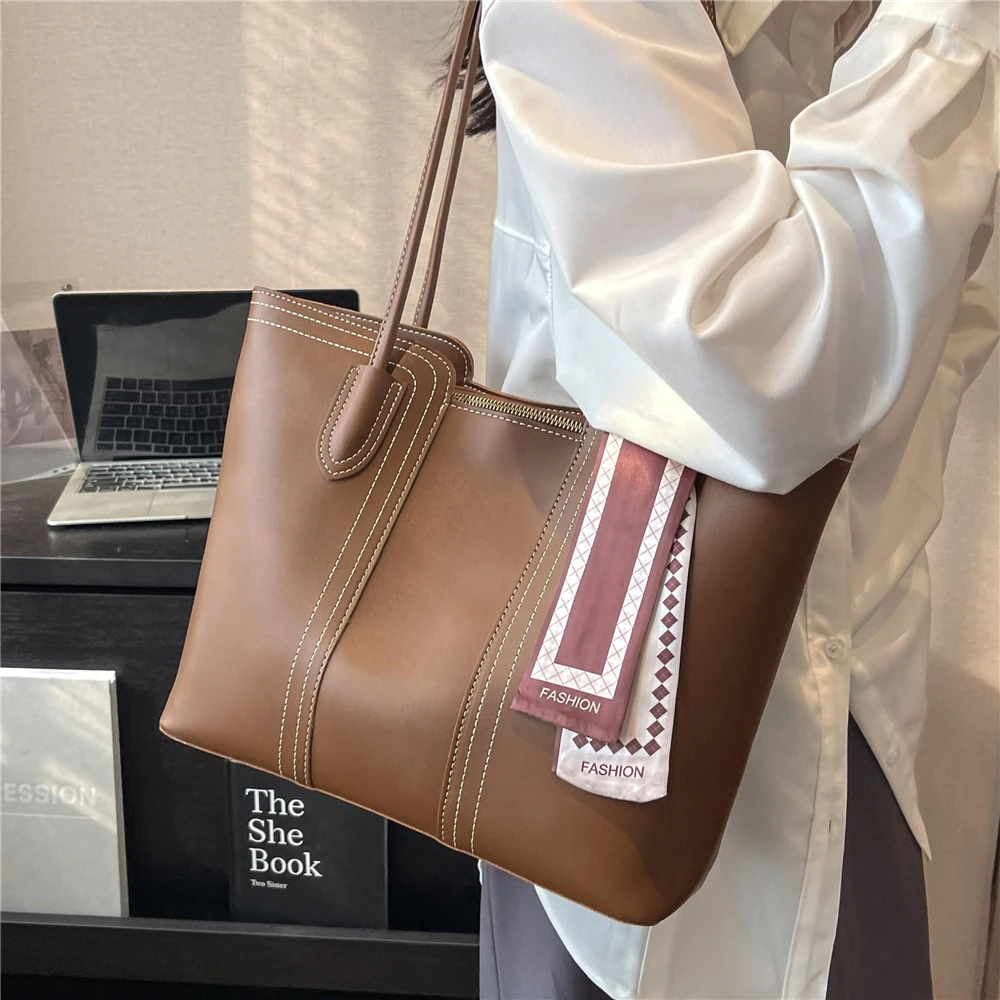 

Toptrends Vintage Large Zipper Tote Bags For Women 2023 Trend Designer Commuting Work Shoulder Bag PU Leather Ladies Handbags