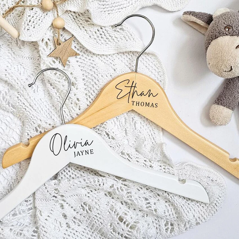 Personalised Baby Hanger Baby\'s First Outfit New Born Gift Custom Name Wooden Clothes Hanger Nursery Decor Closet Organizer