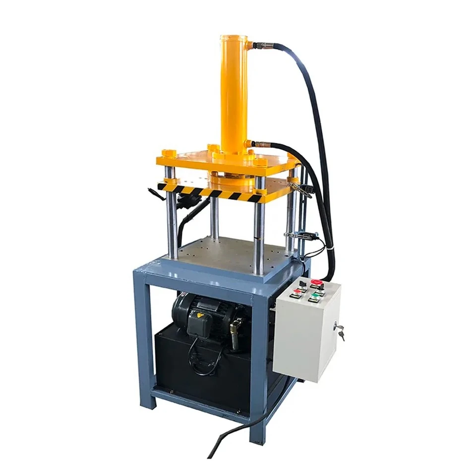 Piccola pressa idraulica a 4 colonne da 5 tonnellate