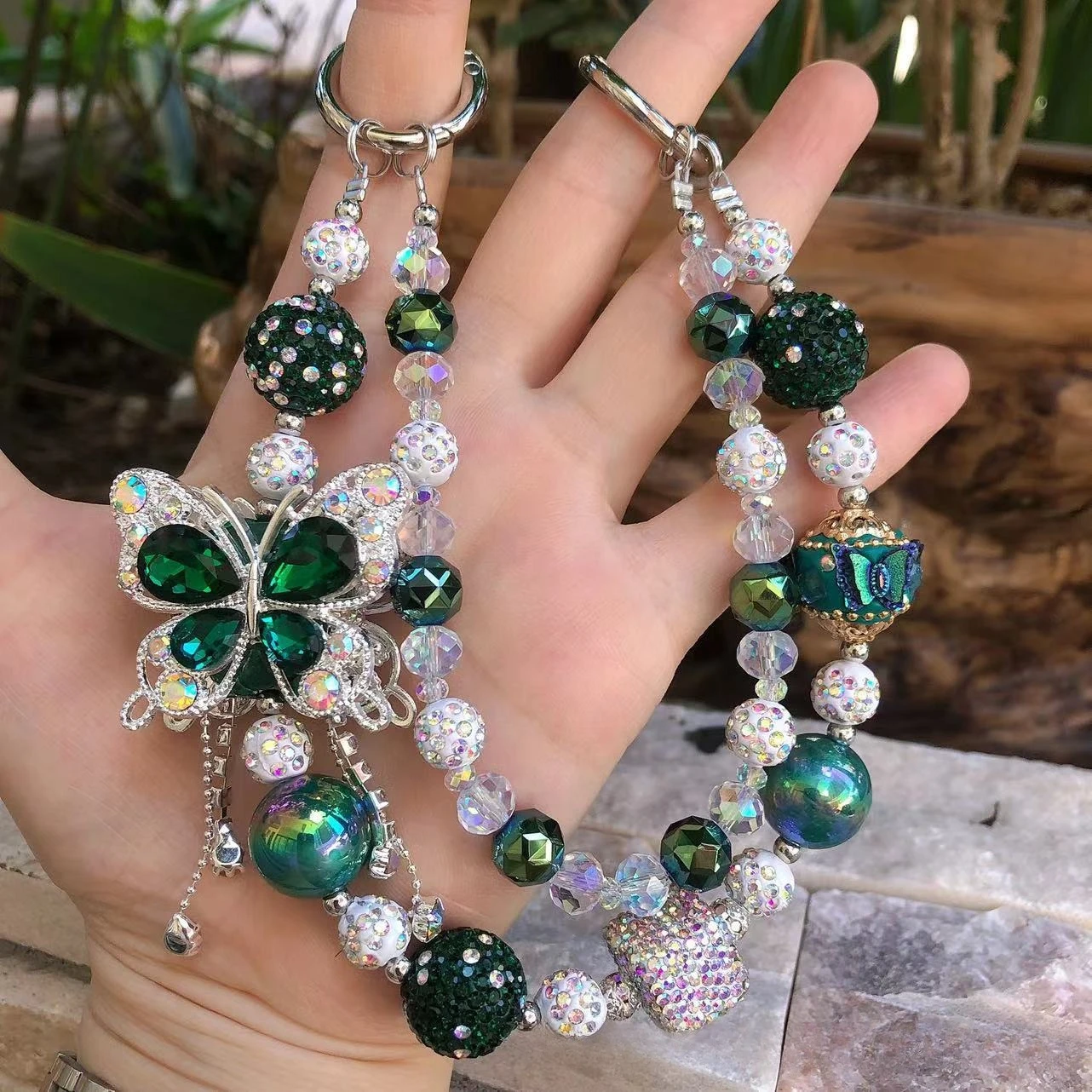 Corrente de telefone com contas feitas à mão com cordão anti-queda com franja de borboleta para celular, bolsa e chaveiro