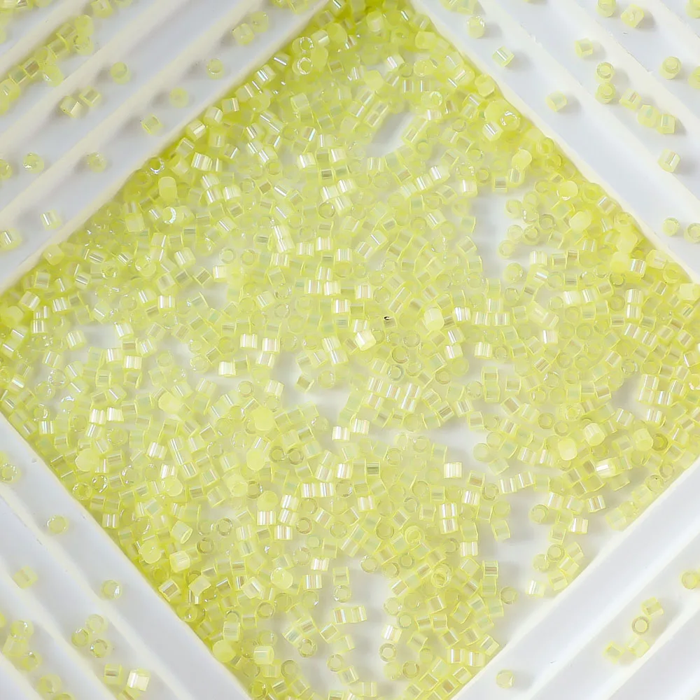 Aus Japan importierte Miyuki Delica Rocaillesperlen in verschiedenen Farben, zum Herstellen von Schmuck und anderen DIY-Bastelarbeiten. – Detail 13