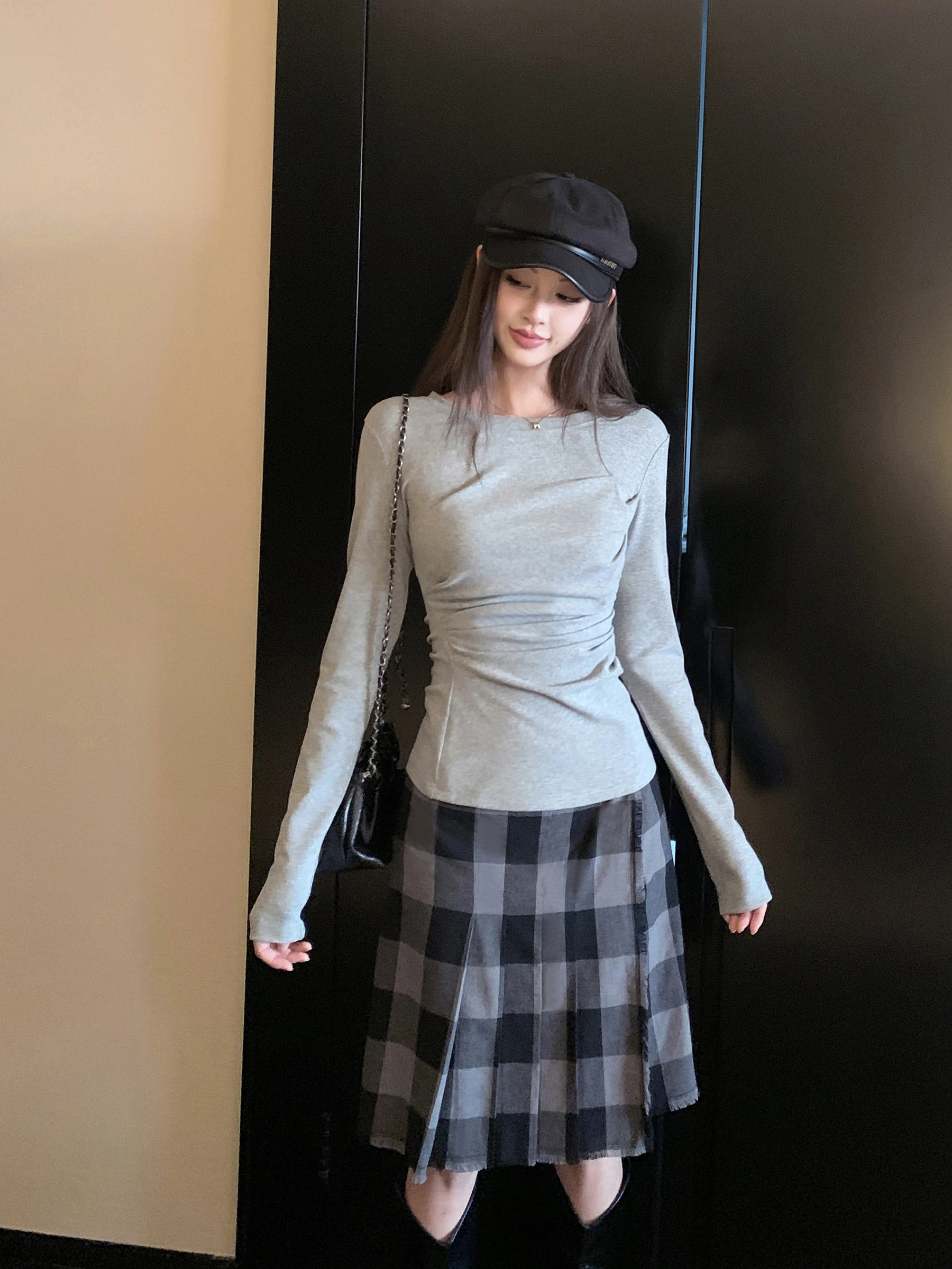 

Retro ey Long Sve round Ne T-irt Women's Slim Fit Inner Wear Base irt Casual Sle Regular Sve Length