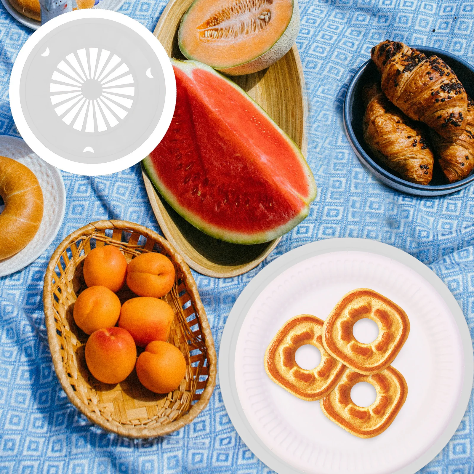 

20Pcs Reusable Paper Plate Holders Durable Stable for Barbecue Parties Camping Plates Support Plates Holder Paper Plate Base