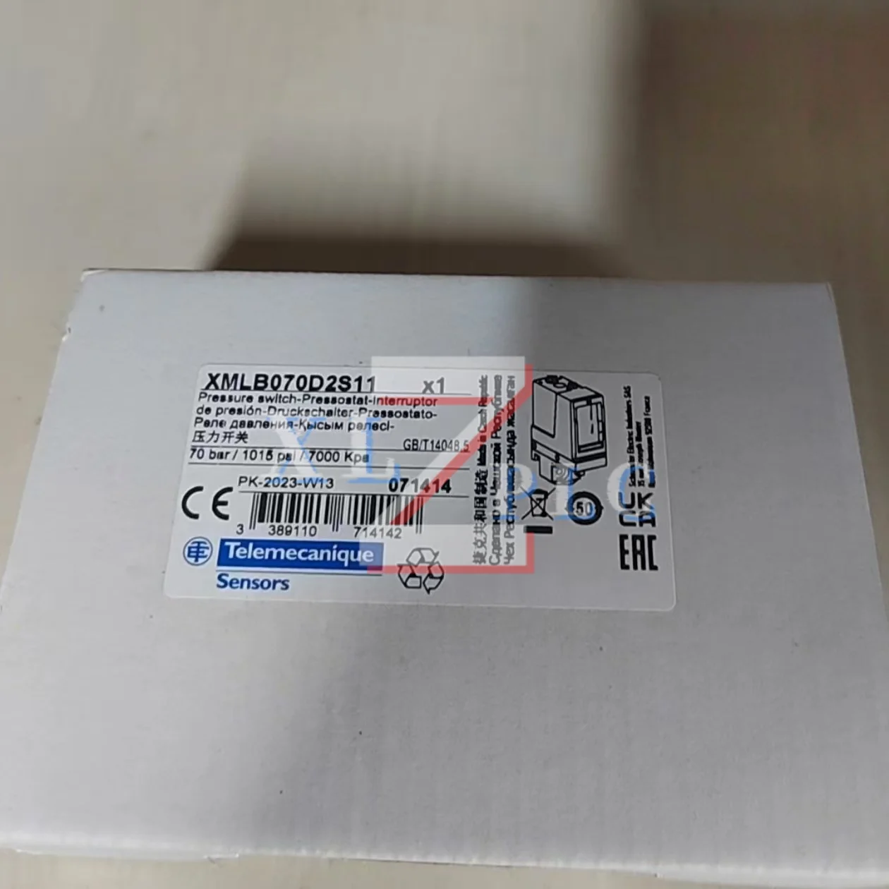 

Pressure Switch new original XMLB070D2S11
